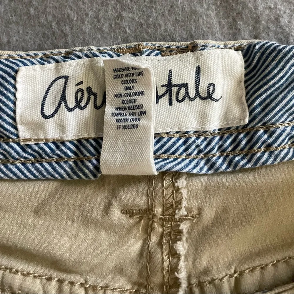 🌞 Aeropostale Beige Twill Chino Shorts 👟
Size 0 - Image 5