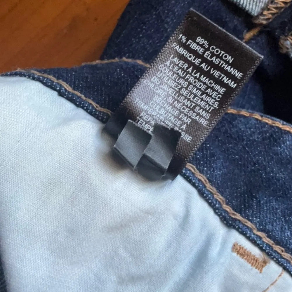 Express Dark-Wash Cuffed Denim Shorts Sz. 2 - Image 4