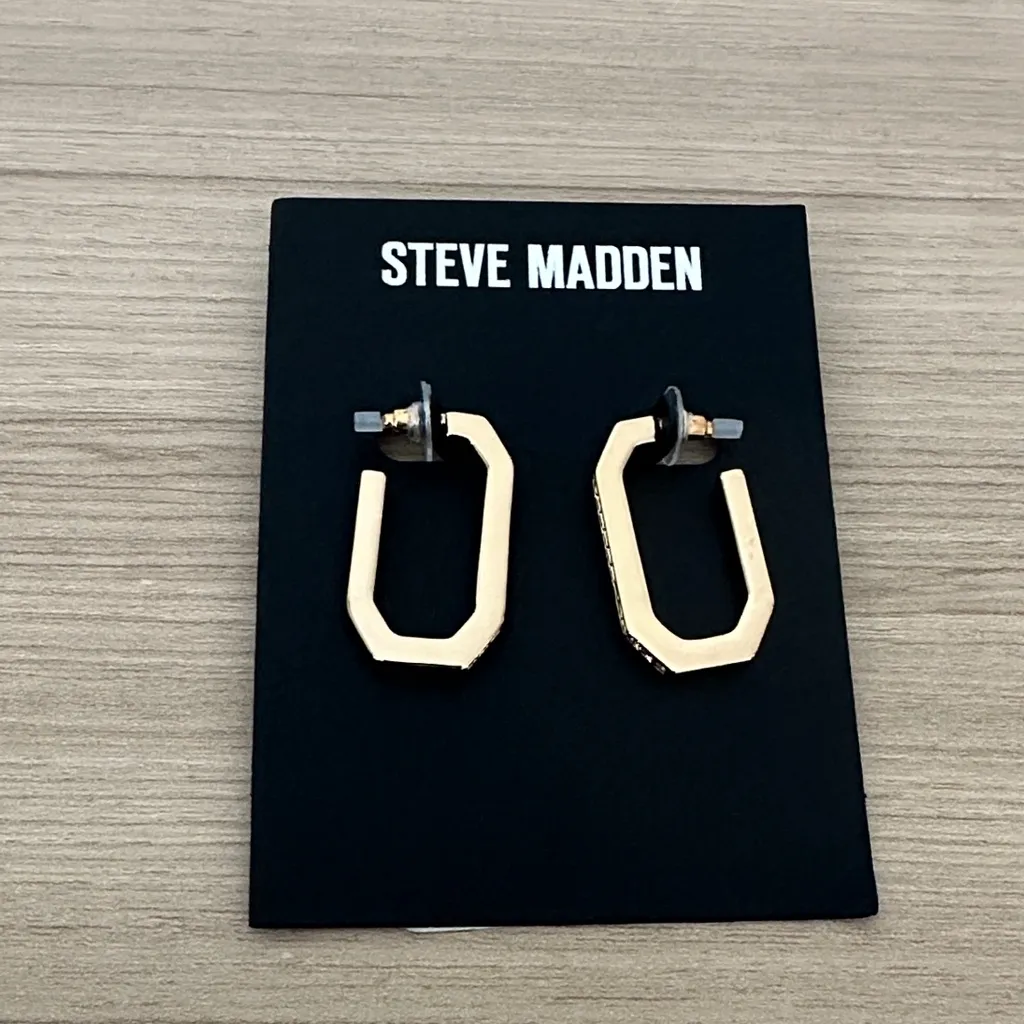 Steve Madden Gold Hexagon with crystals Earrings - Image 3