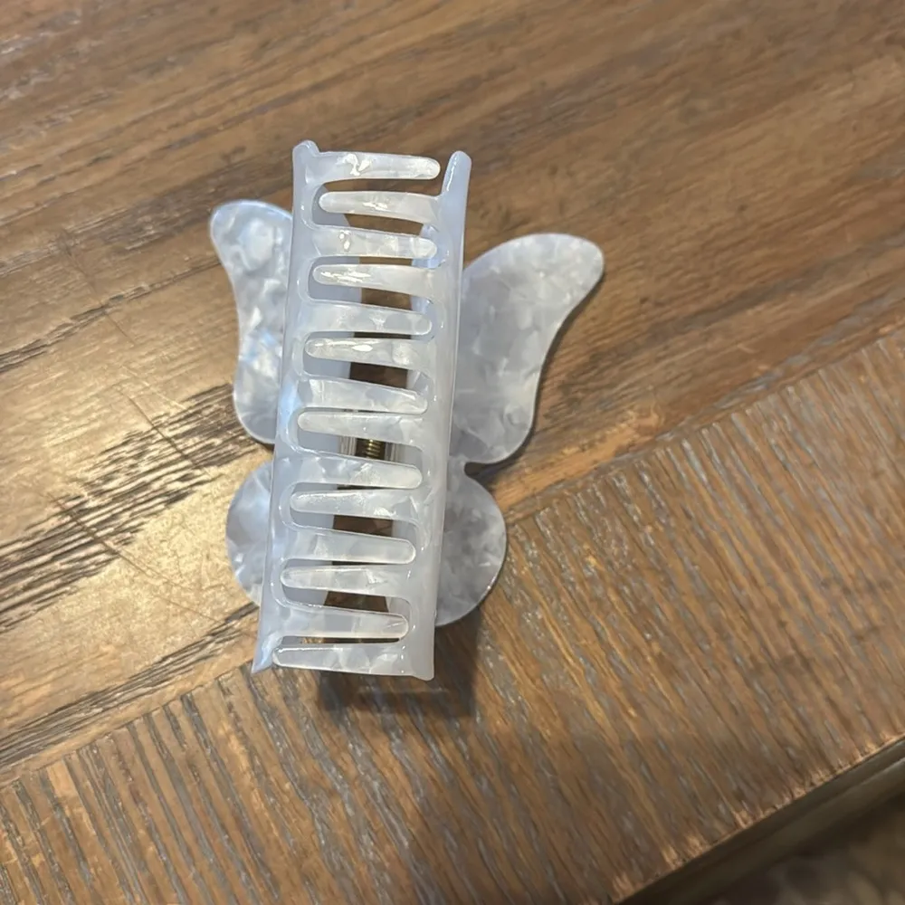 White Butterfly Hair Clip - Image 3