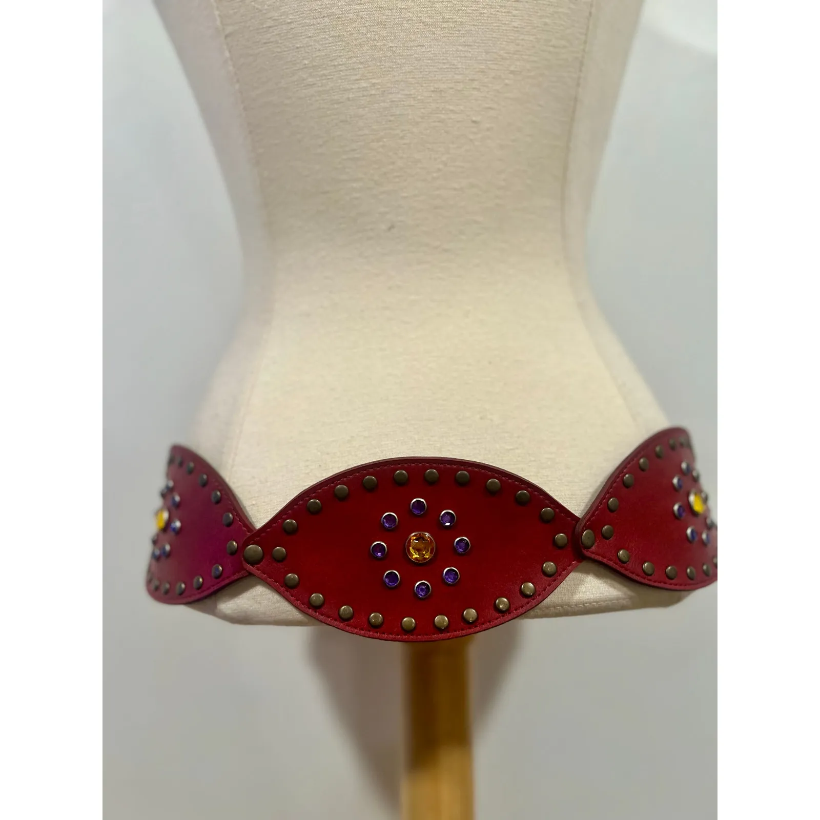 Women’s Vintage Y2K Faux Leather Boho Studded Rhinestone Hip Belt M Red - Image 6