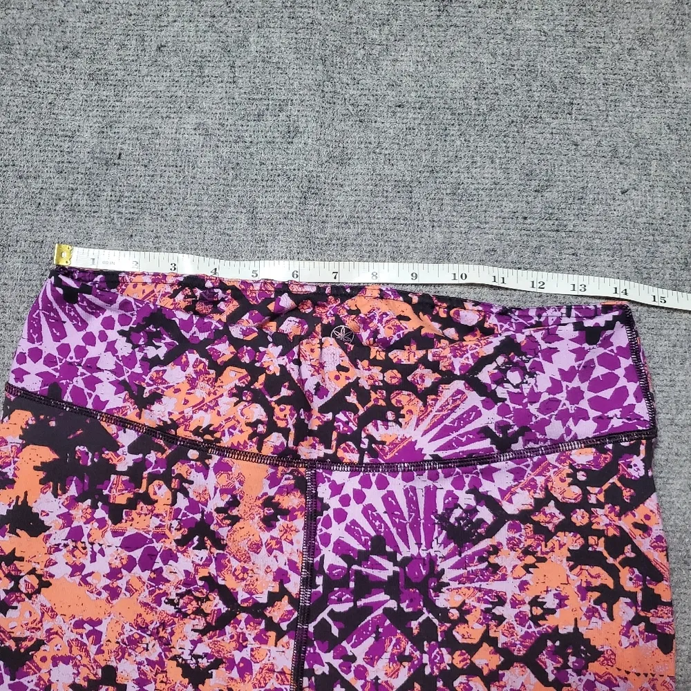 GAIAM  yoga size Large purple black prints soft capri leggings - Image 7