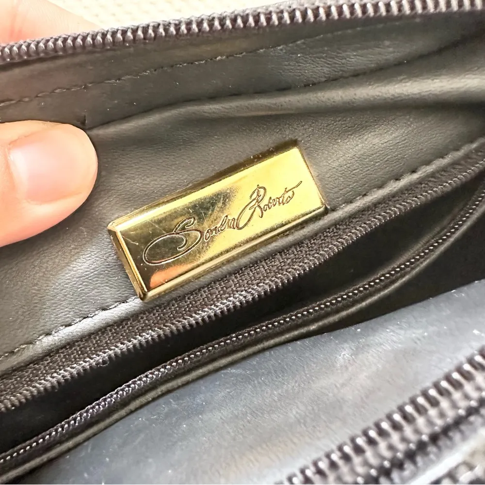 Sondra Roberts Vintage Black Leather Croc Embossed Rectangular Box Crossbody Bag - Image 14