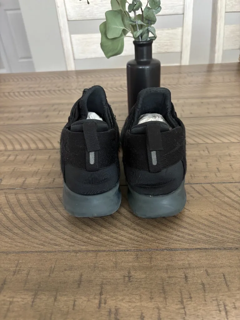 Nike sneakers - Image 4