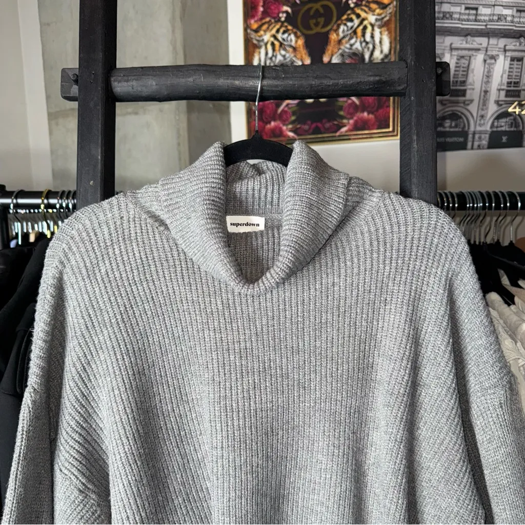 superdown  Frankie Knit Sweater Grey Turtleneck Balloon Sleeve Pullover - Image 5