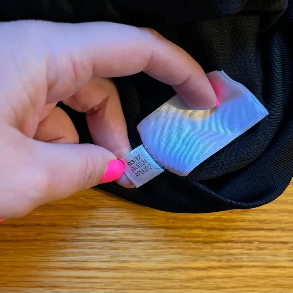 Adidas black and white logo track jacket size small - Image 5