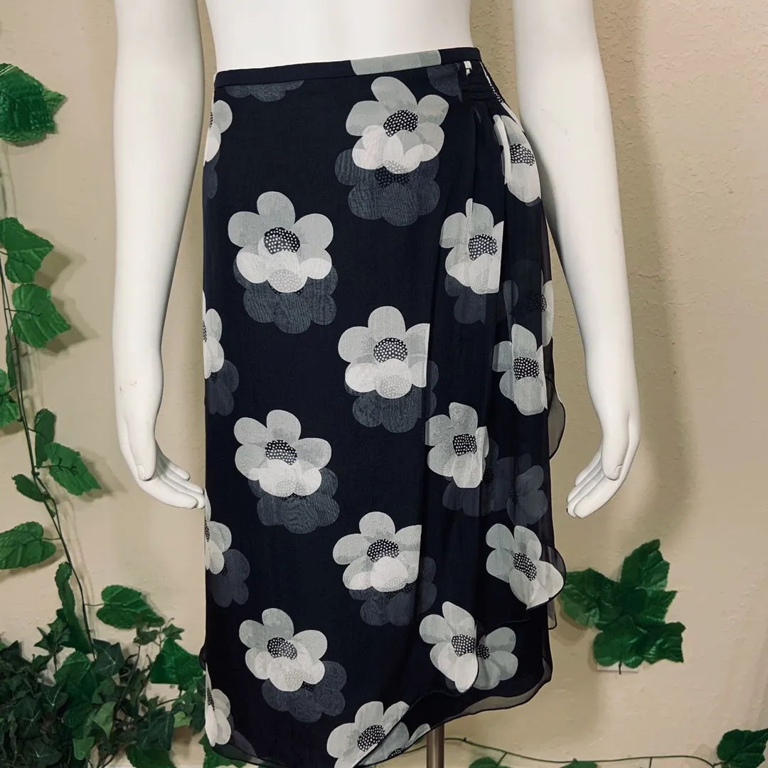 Armani Collezioni New Floral Silk Skirt - Image 2