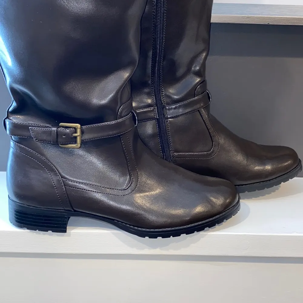 CHAPS New  boots - Image 2