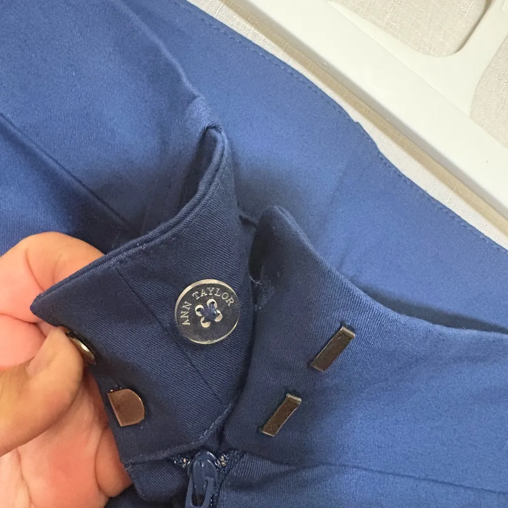 Ann Taylor Navy Cropped Pants - Image 4