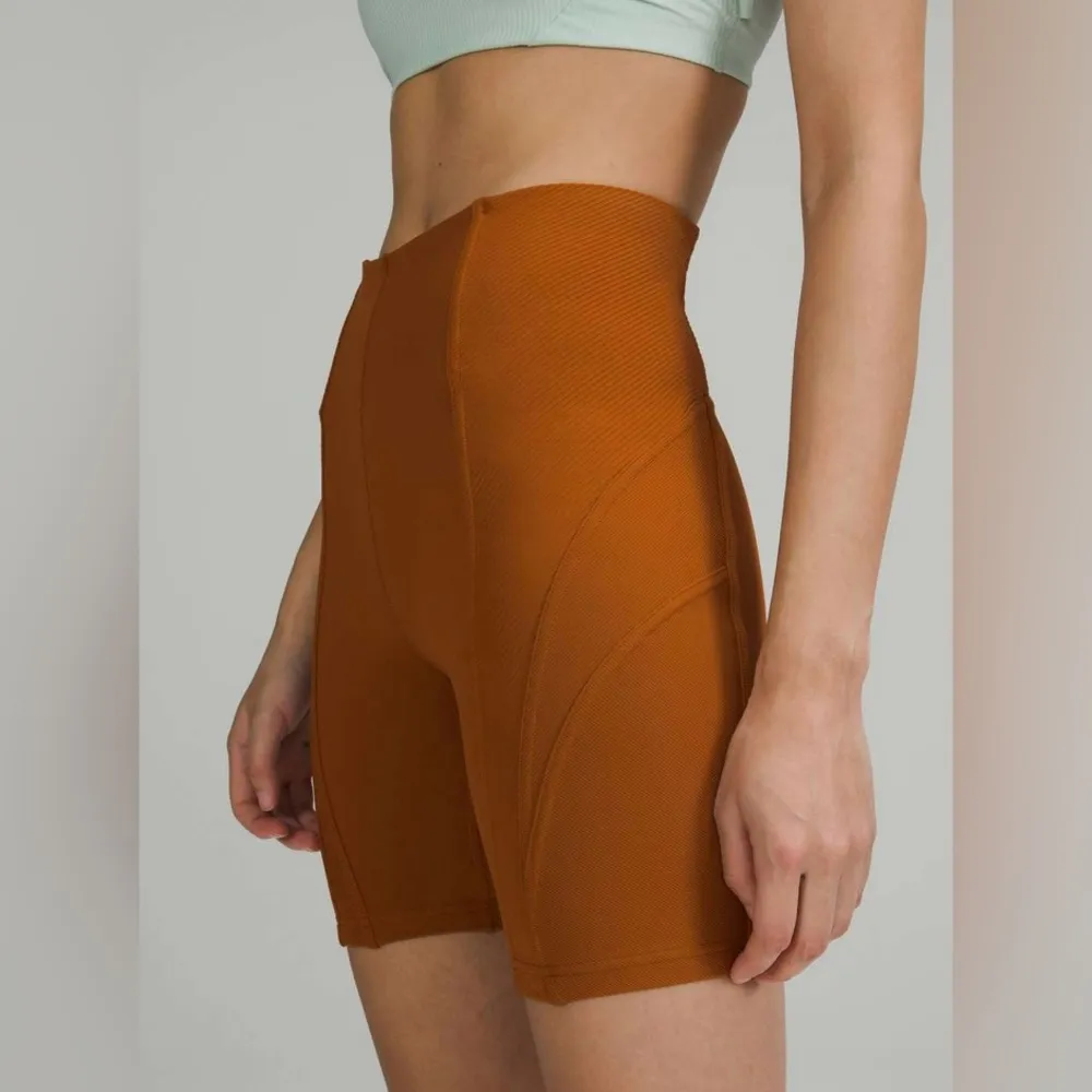 Lululemon Ribbed High-Rise Yoga Short biker shorts size 6 - Image 2