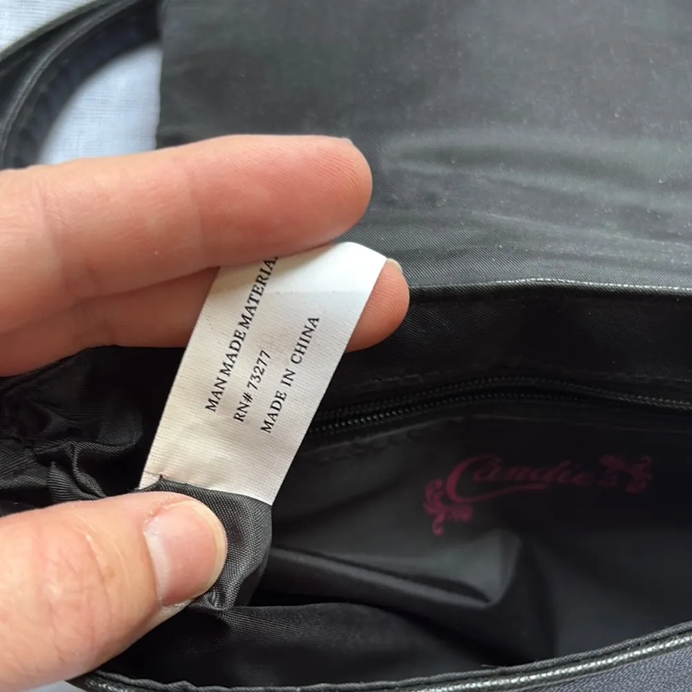 Candie's Black Crossbody Bag with Bow Detail - Image 7