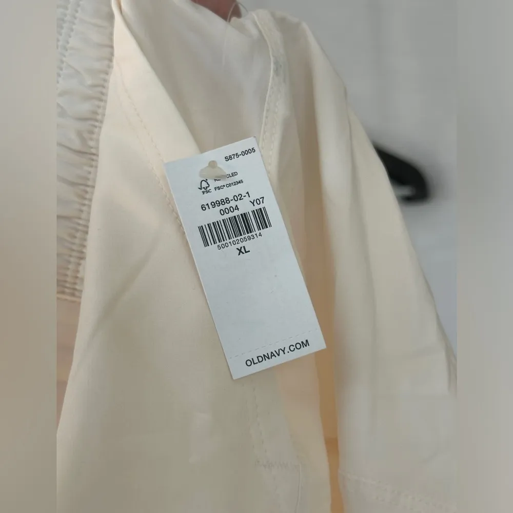 Old Navy new with tags stretch tech shorts - Image 4