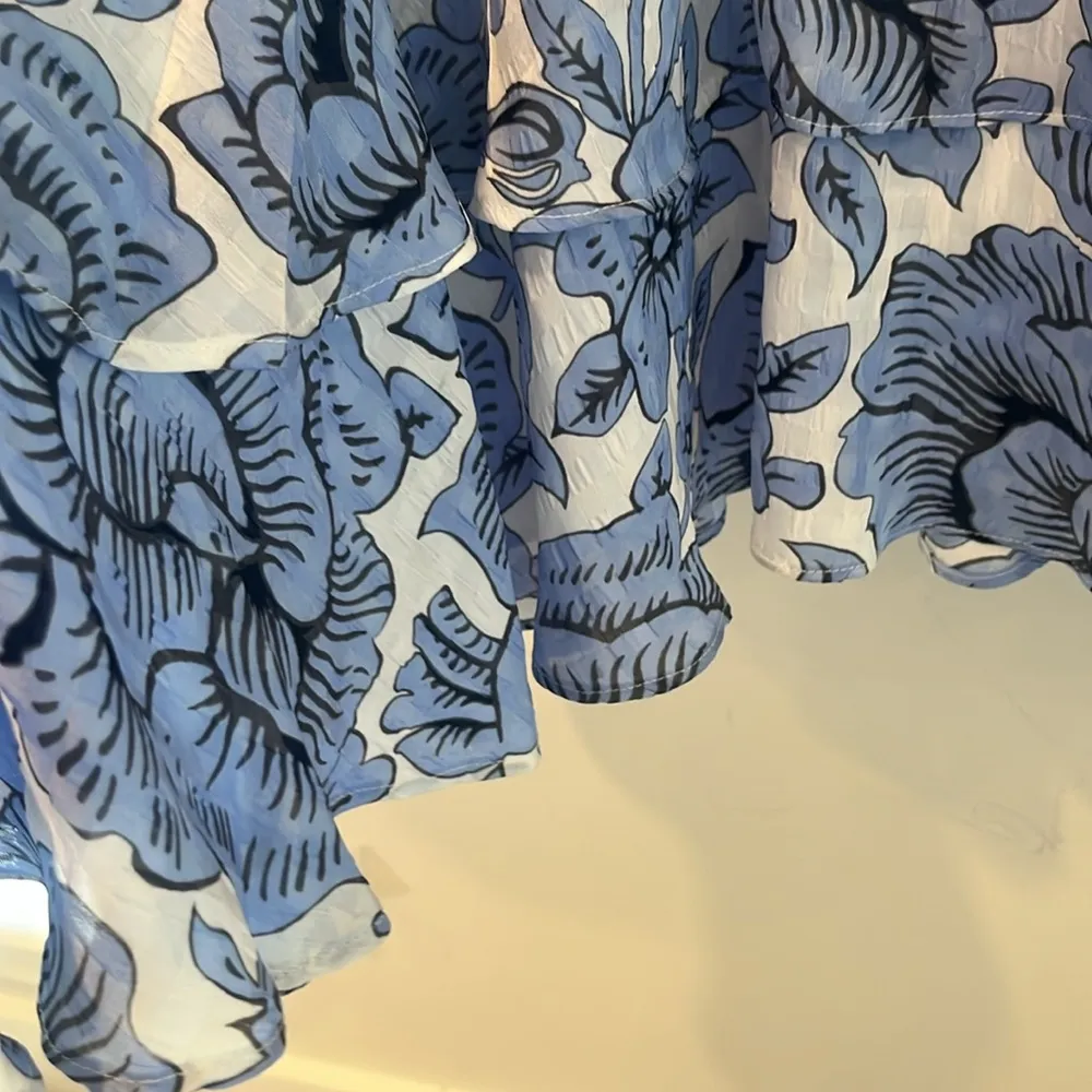 Ann Taylor Factory Blue White Floral Midi Dress Ruffle Sleeveless size small - Image 9