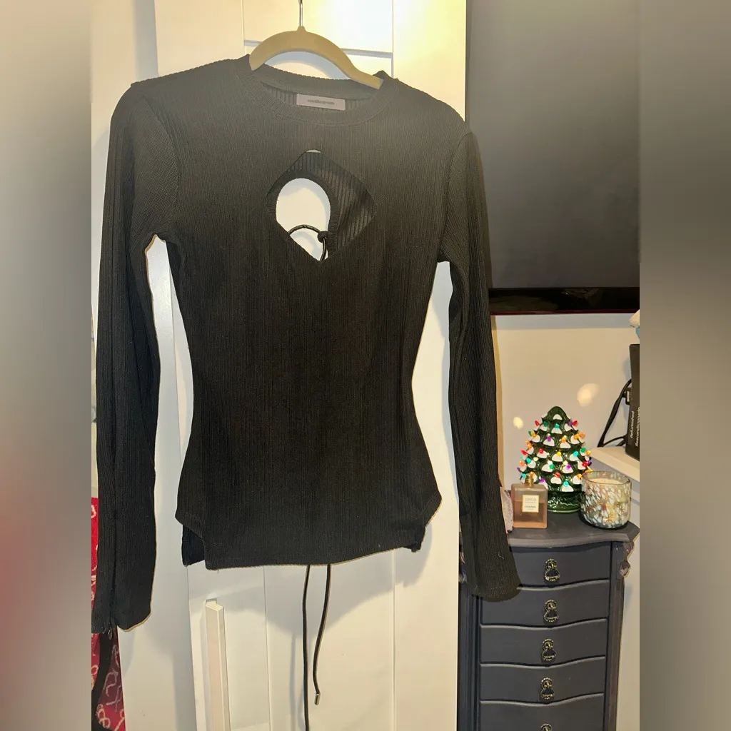 MANIÈRE DE VOIR BLACK RIBBED CUT OUT LACE UP TOP - Image 12