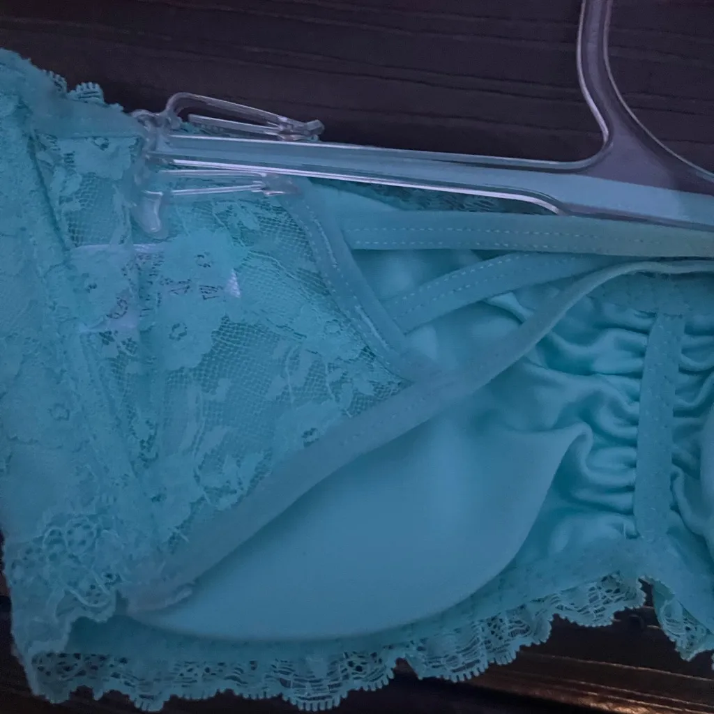 Set of 2 new Woman’s lace bralette Blue Size undefined - Image 7