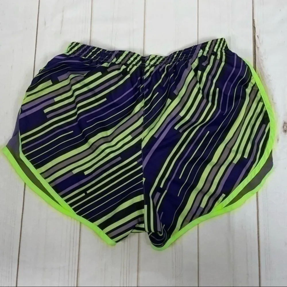 Nike athletic shorts - Image 3