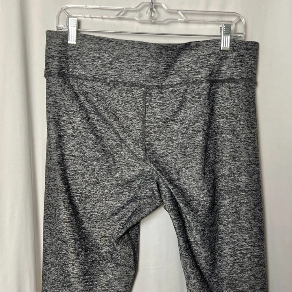 PINK Victoria's Secret/5th & Ocean Giants Leggings Size Large - Image 4