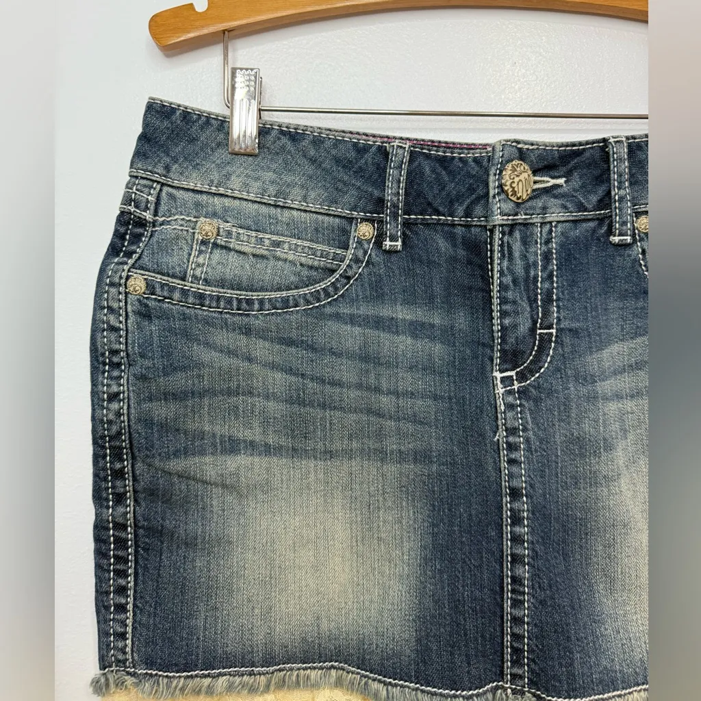 Wrangler Denim Mini Skirt with Cream Lace - Image 3