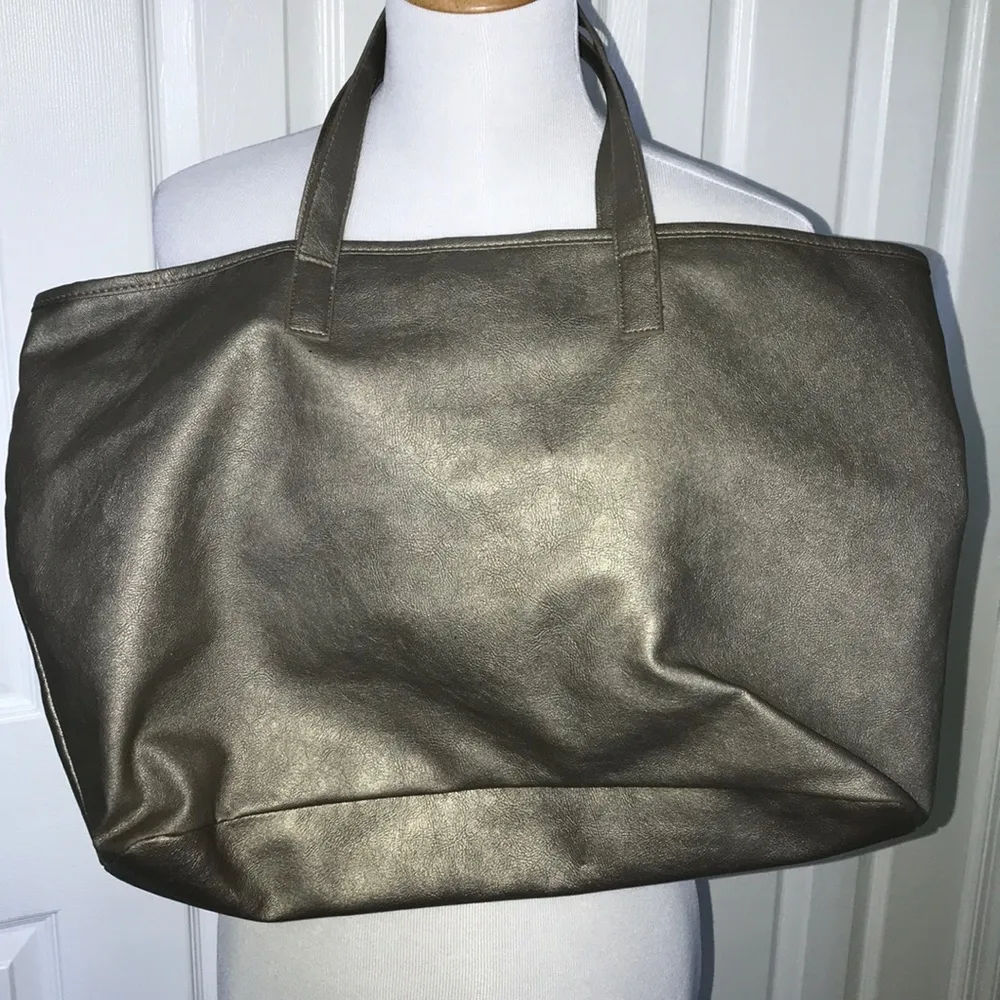 VINCE CAMUTO LARGE TOTE/SHOULDER BAG - Image 2