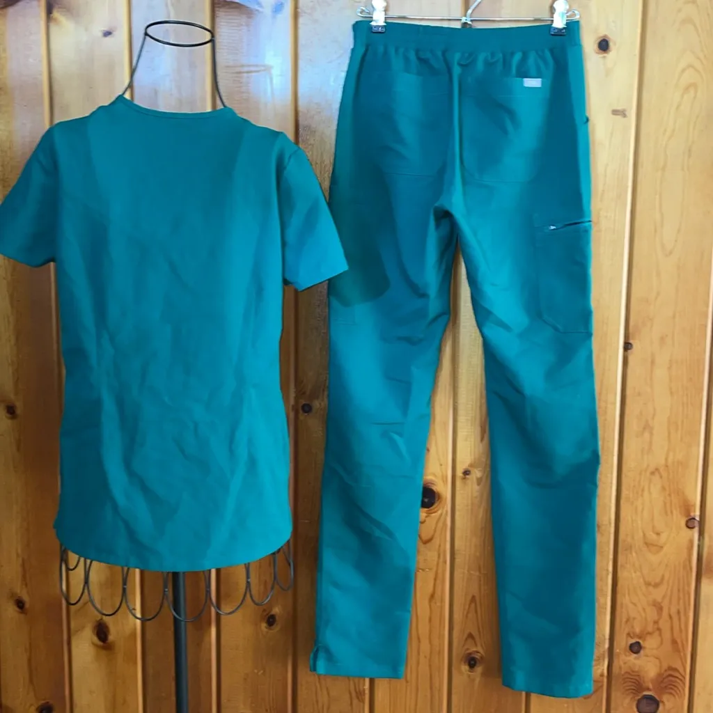 Hunter green fig Scrub Set Catarina top and Livingston pants limited edition - Image 10