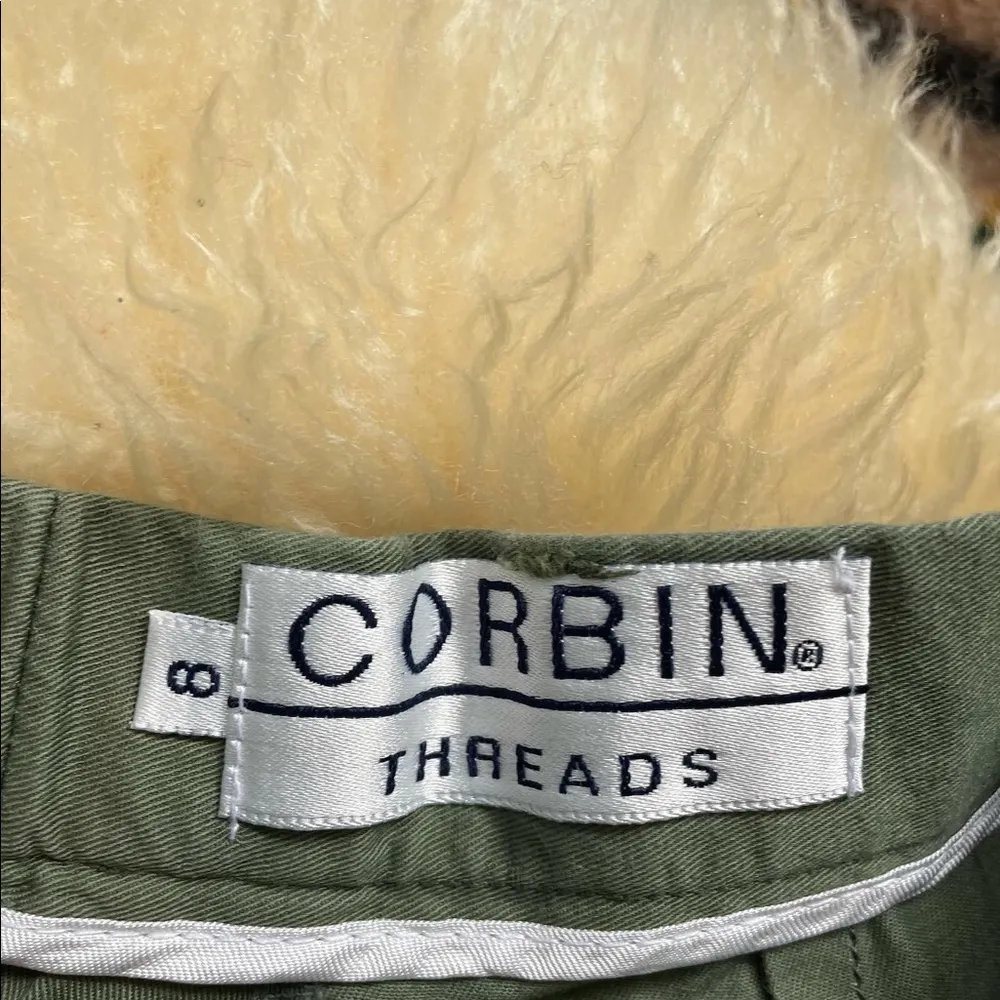 Vintage High Rise pleated Shorts in army earthy green Size 4 - Image 2