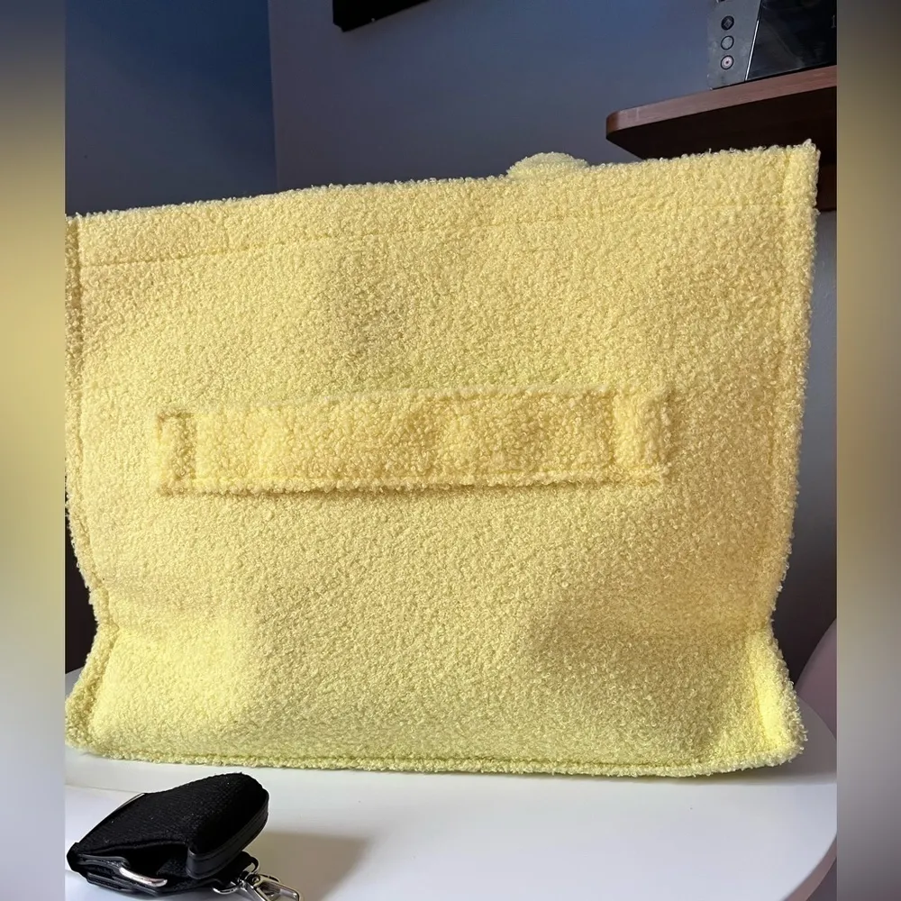 SpongeBob SquarePants Rare XL Fuzzy Weekender Tote Bag w/ Shoulder Strap NWT - Image 5