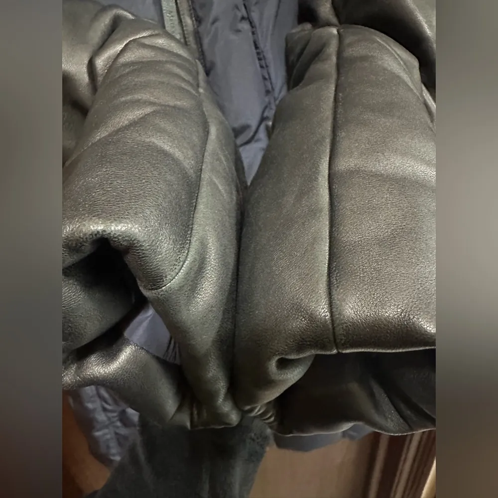 Mackage Leather Sleeves Navy Blue/Black PUFFER Jacket Size XS EUC - Image 14