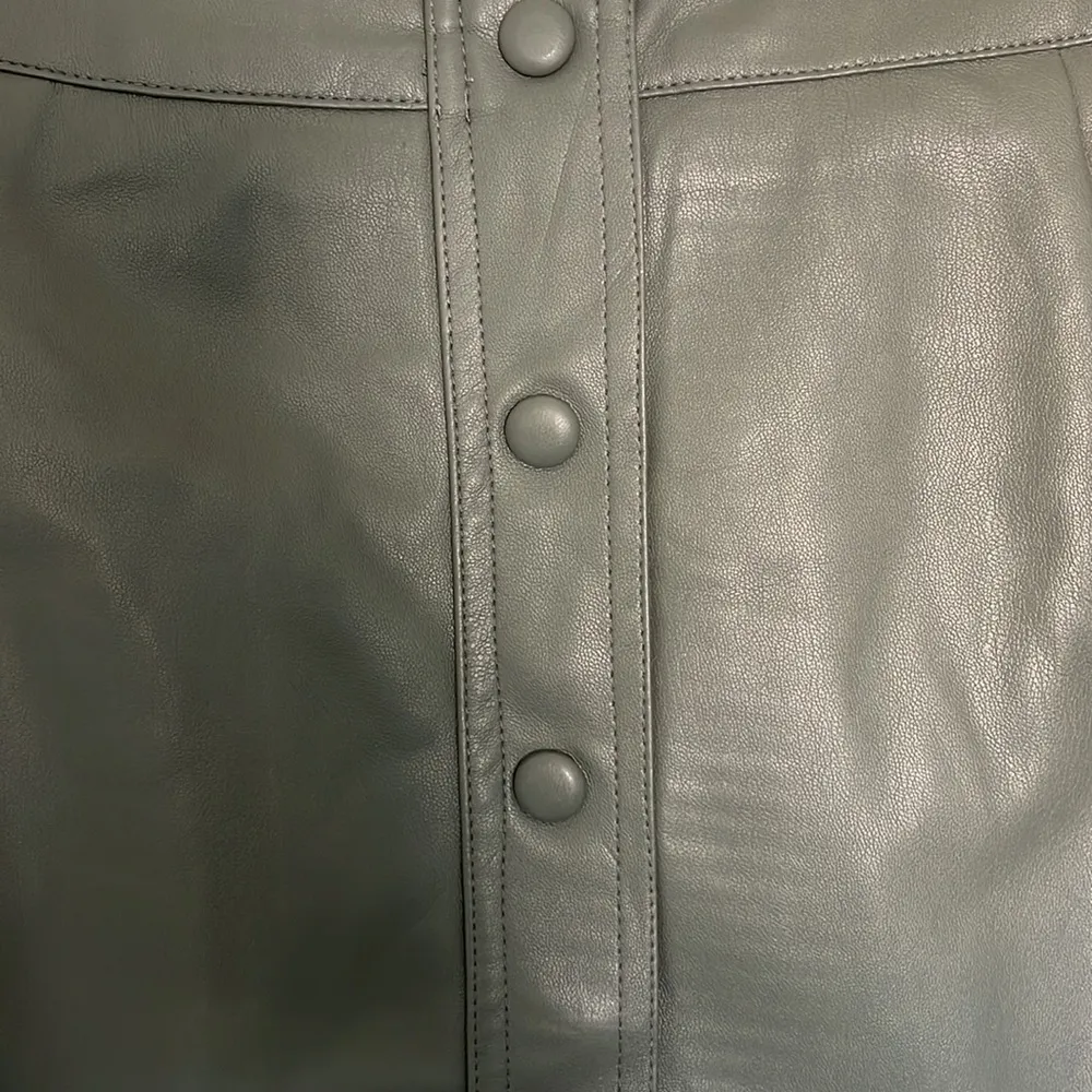 Most Fab Grey Vegan Leather Button-Front Mini Skirt. LARGE - Image 2