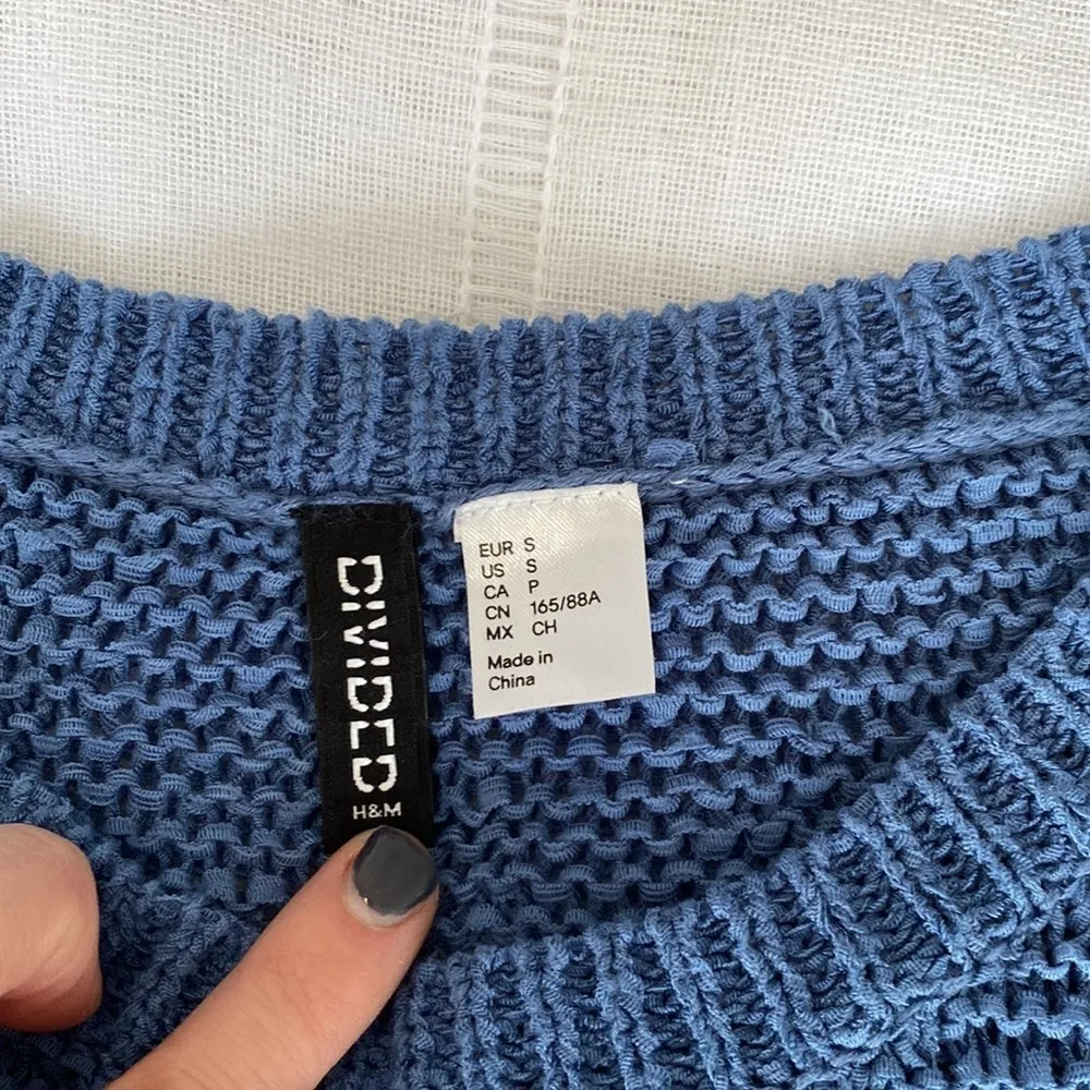Sky blue Divided H&M sweater. - Image 4