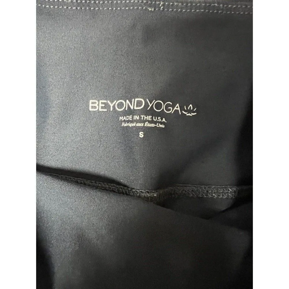 Beyond Yoga Navy Blue Faux Leather Leggings w Lace Trim Detailing Size Small - Image 5