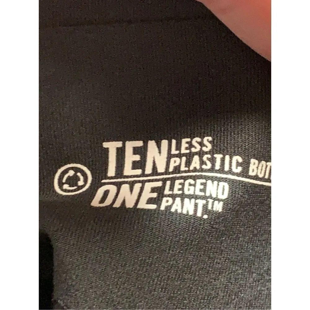 Nike dri fit, Capri, athletic legging size extra small ￼ - Image 2