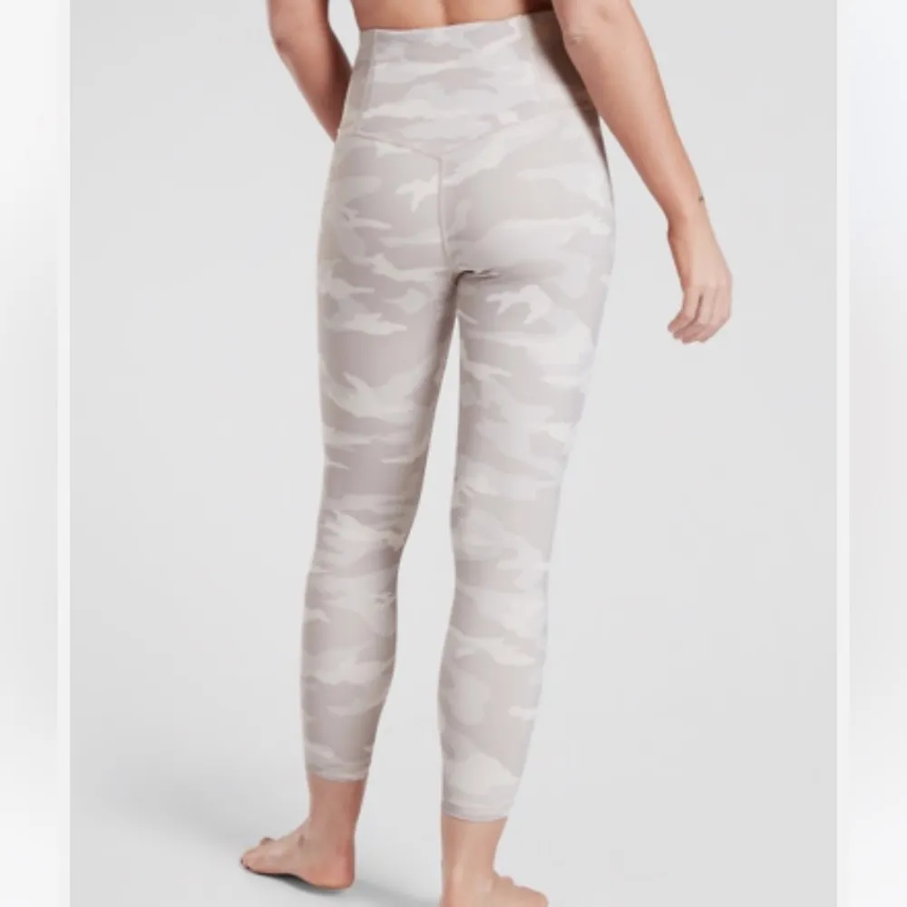 Athleta elation 7/8 tight camo print size medium - Image 2