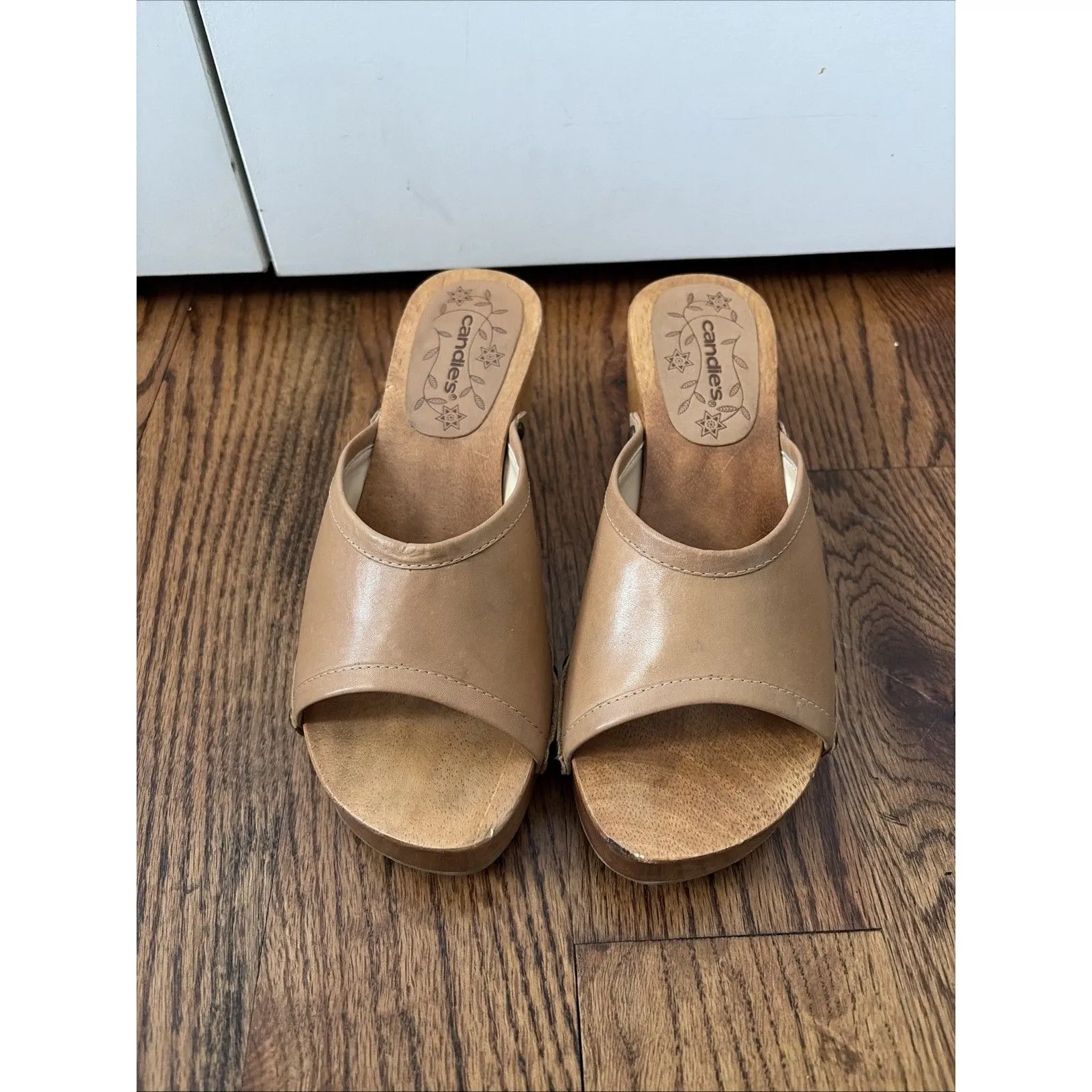 Candies Wooden and Leather  Sandals Brown Women’s Size 9 - Image 2