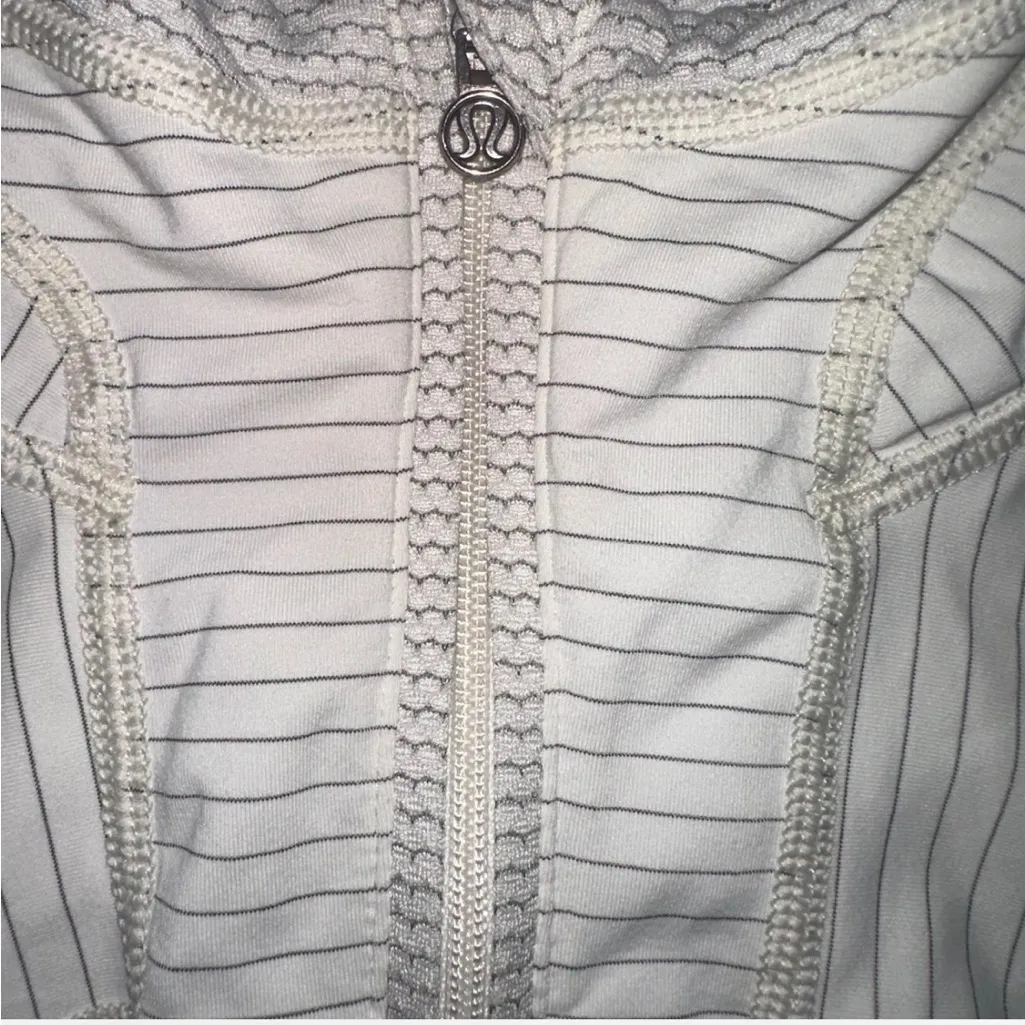 Lululemon Run For Gold 1/2 Zip Ghost white - Image 2