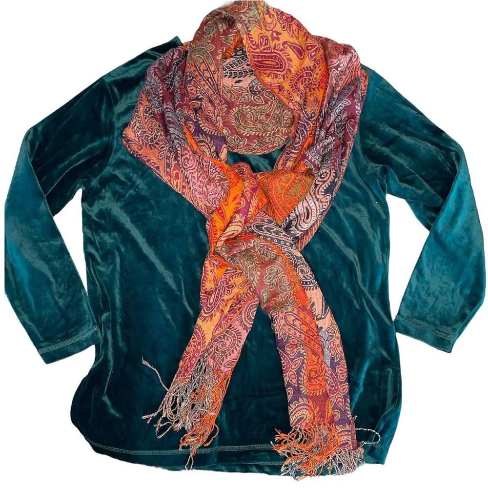 Liz Baker Essentials Emerald Green Velvet Top size M - Image 3