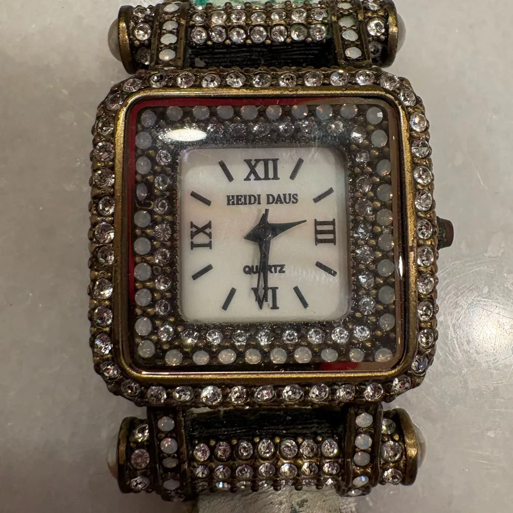 Heidi Daus Women Watch B8564 Gold - Image 2