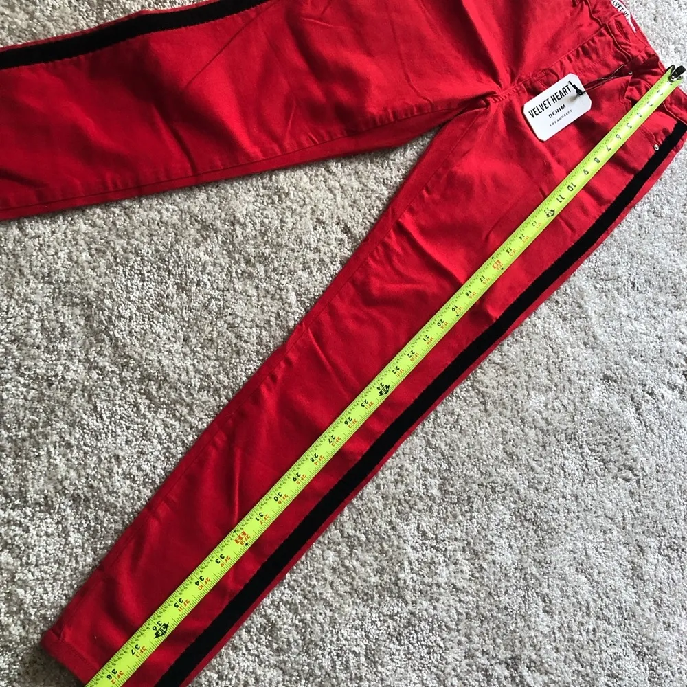 New Francesca’s collections denim velvet heart denim jeans, size 28 - Image 4