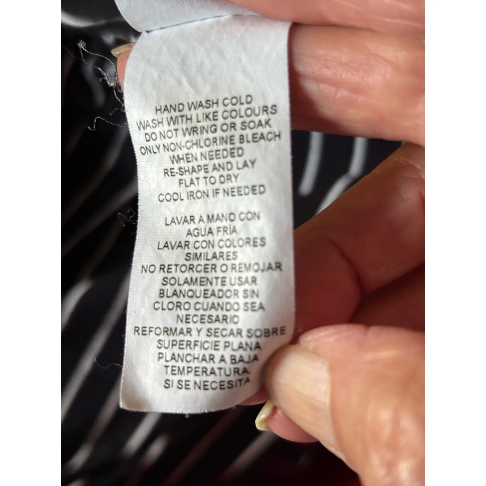 5/$35  Joe Fresh Womens Long Sleeve Black‎ White Striped Knit Top Size Small - Image 6