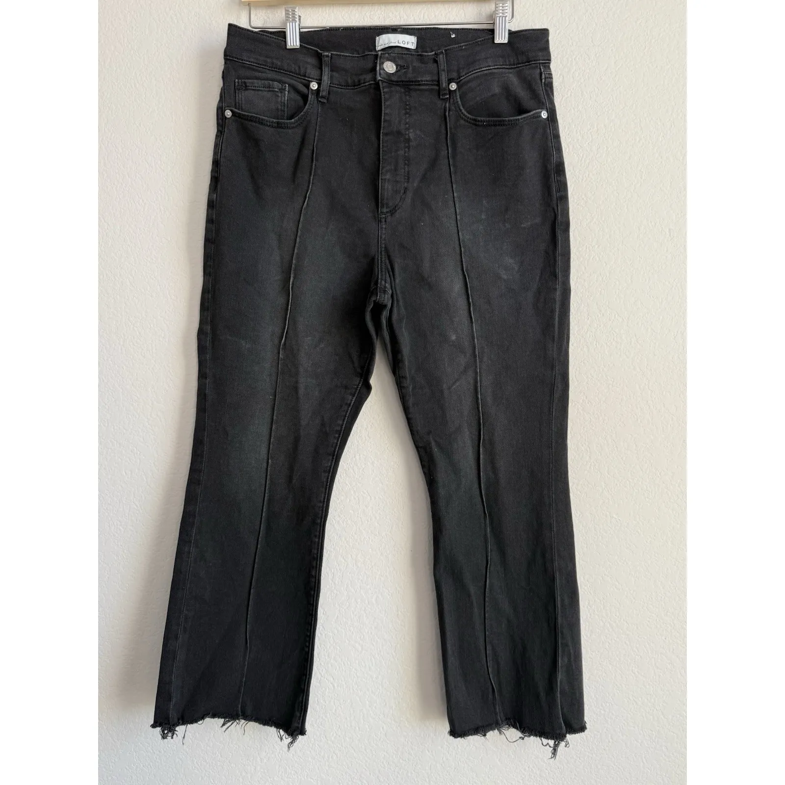LOFT The Kick Crop Jeans Black Wash Womens Size 31/12 Front Seam Raw Hem Cutoff - Image 5