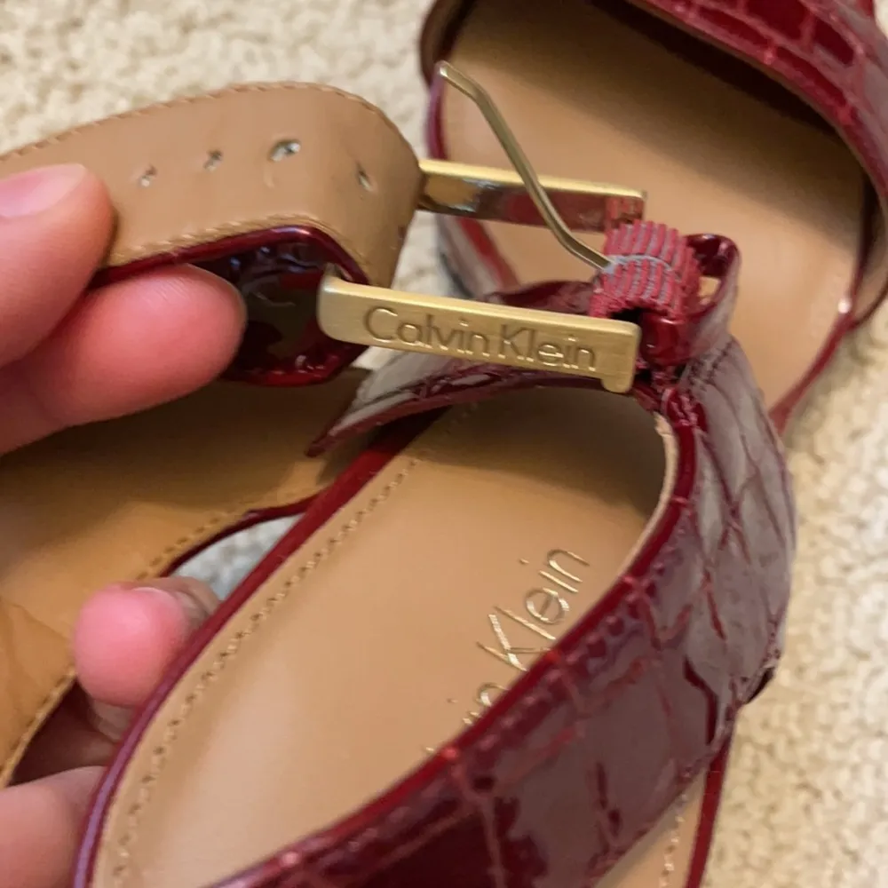 Size 7.5 Red Croc Embossed Two Strap Sandal Heels - Image 11