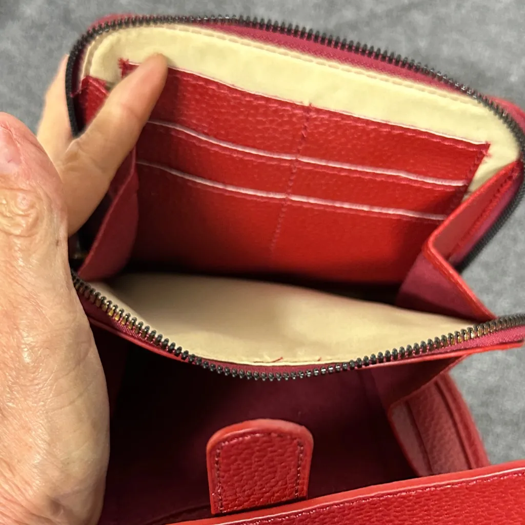 Elegant Red Crossbody Bag - Image 13