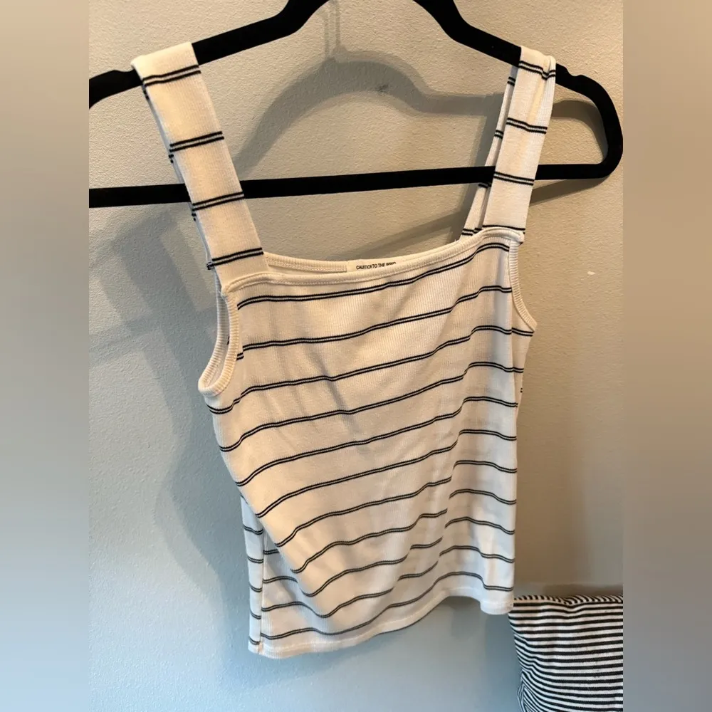 Women’s Black & White Striped Crew Neck Cotton Tank Size Small - Image 7