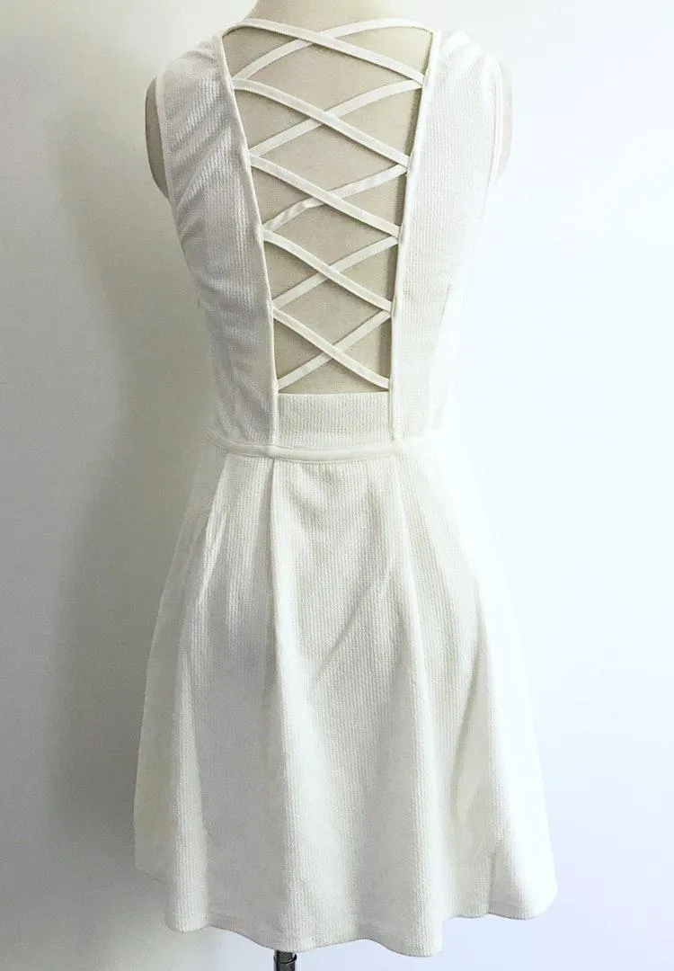Sheer Neckline Open Back Cross Strap Dress White Size M - Image 3