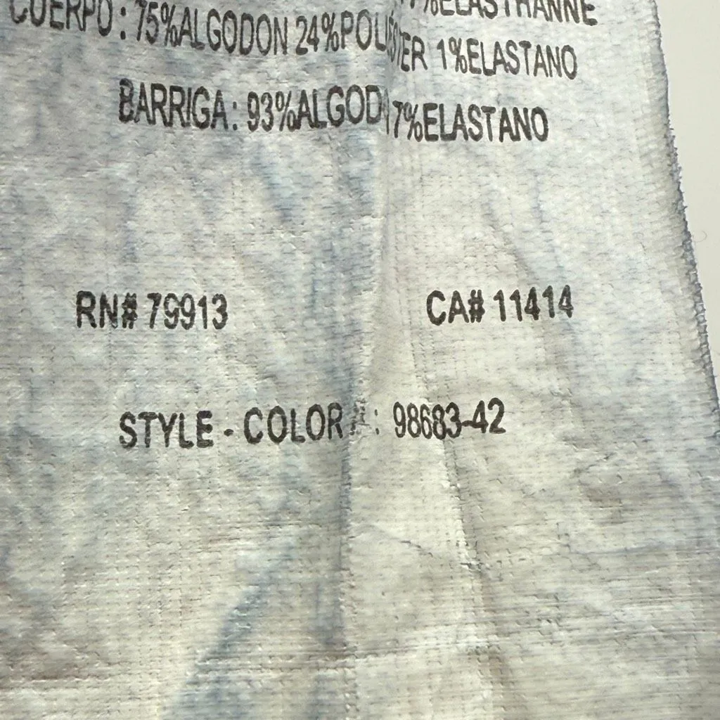 Indigo blue women’s maternity denim jeans, size medium NWOT - Image 6