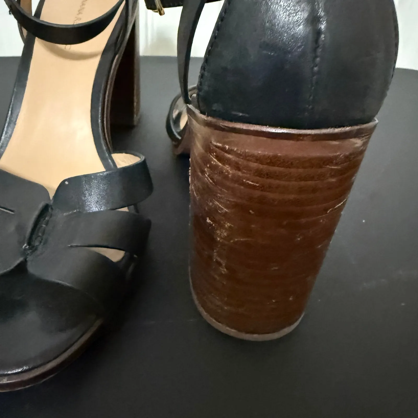 Banana Rupublic Classic Black Leather SZ 9.5 Block Heel Sandals with Ankle Strap - Image 7