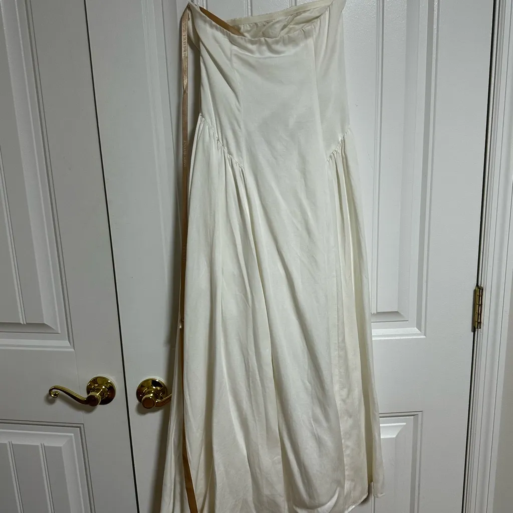 NWT strapless slight Basque waste dress - Image 6