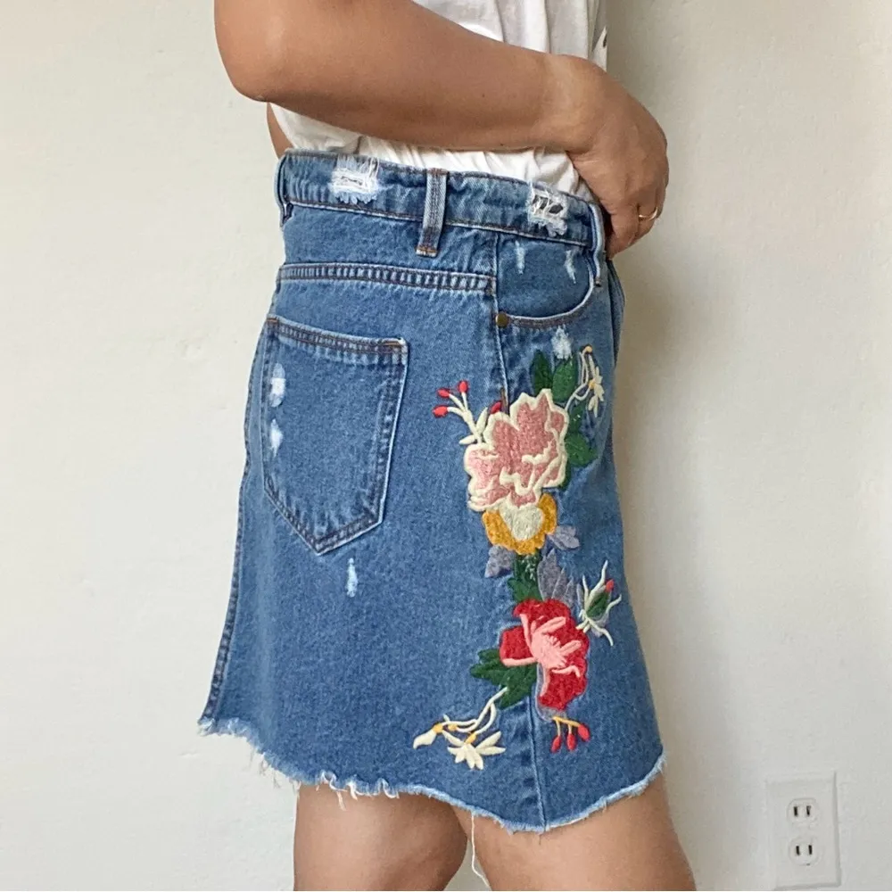ONE WAY Embroidered denim skirt - Image 3