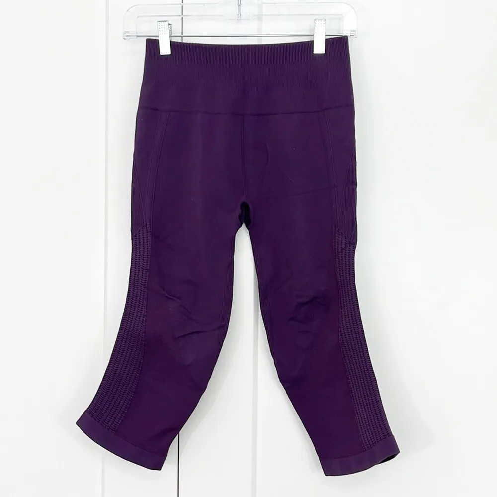 Lululemon Size 2 Purple Flow and Go Crop Athletic Yoga Leggings - Image 2