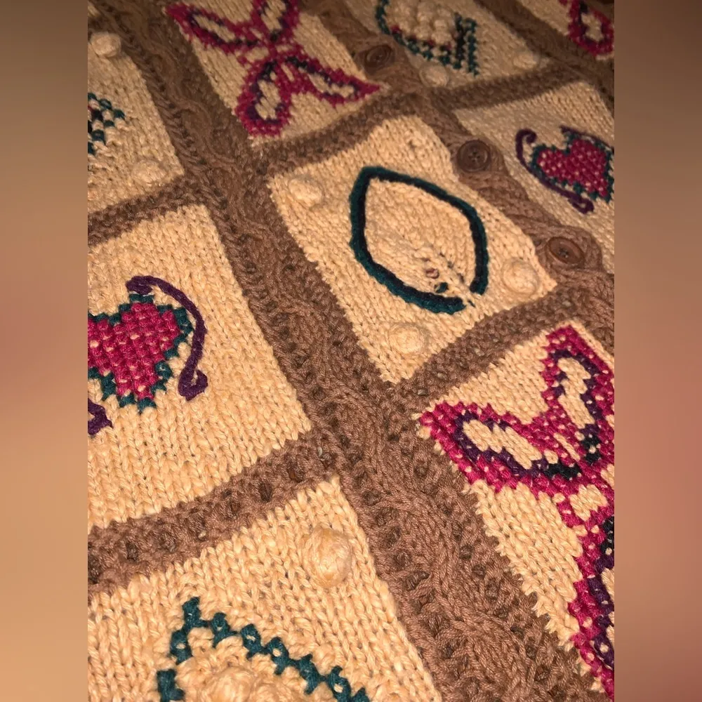 Vintage Cottagecore Hand Knit Crochet Textured Vest Cape Isle Knitters Autumn M Brown Size M - Image 8