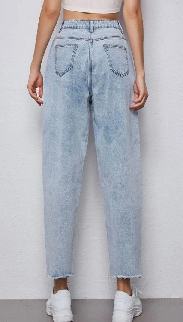 Romwe Light Wash Mom Jeans - Image 2